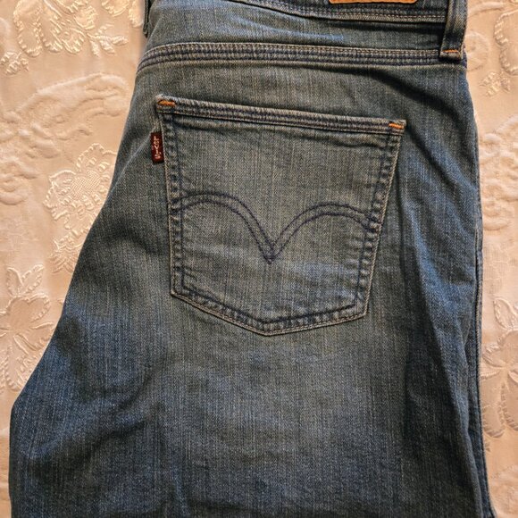 Levi's shorts - Picture 3 of 4